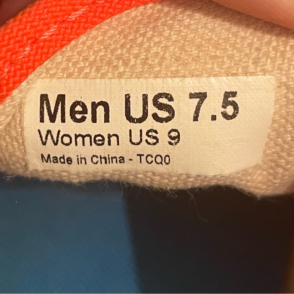 Authentic Low Top Vans - Picture 2 of 5